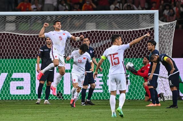 完美世界对战平台-国足七球大胜关岛队 李铁首秀及格：满意队员斗志